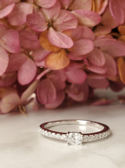 East west oval ring, simulated diamond silver plated ring, dainty oval ring, oval engagement ring, minimalist ring, silver oval ring