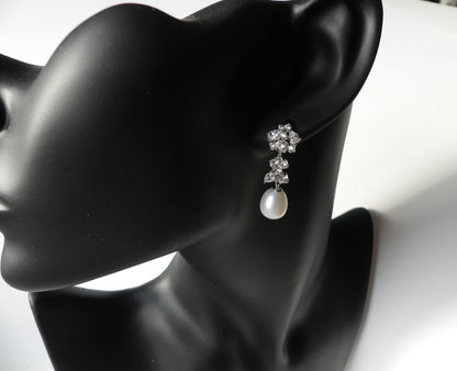 Pearl drop earrings, Wedding Earrings, Bridal earrings, Pearl cluster earrings, anniversary gift, water drop earring, jewellry, gift for her