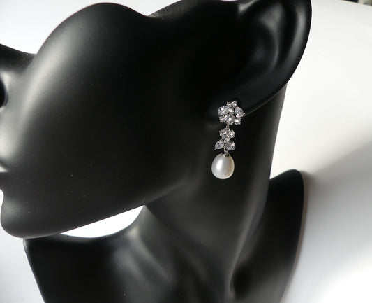 Pearl drop earrings, Wedding Earrings, Bridal earrings, Pearl cluster earrings, anniversary gift, water drop earring, jewellry, gift for her