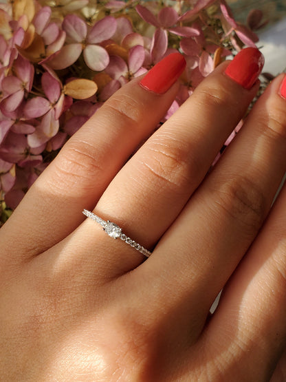 East west oval ring, simulated diamond silver plated ring, dainty oval ring, oval engagement ring, minimalist ring, silver oval ring