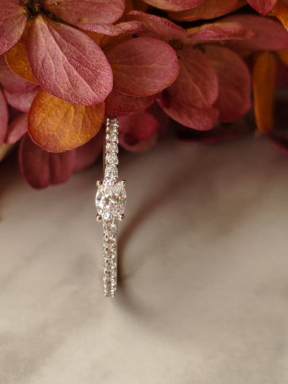 East west oval ring, simulated diamond silver plated ring, dainty oval ring, oval engagement ring, minimalist ring, silver oval ring