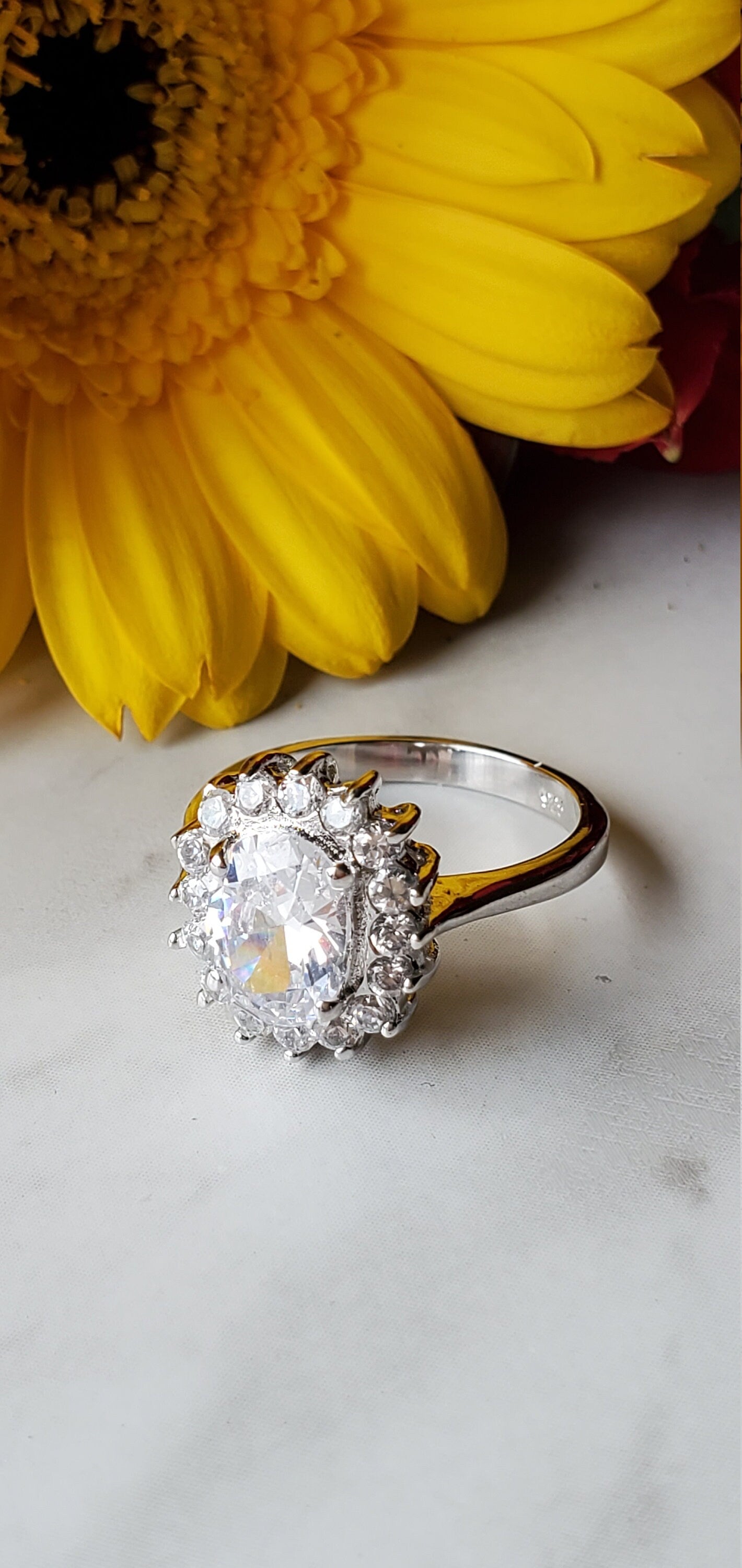 3ct oval cz stone, halo oval ring, cz floral ring, engagement ring, wedding ring, oval cz ring, anniversary ring, luxury ring, arc deco ring