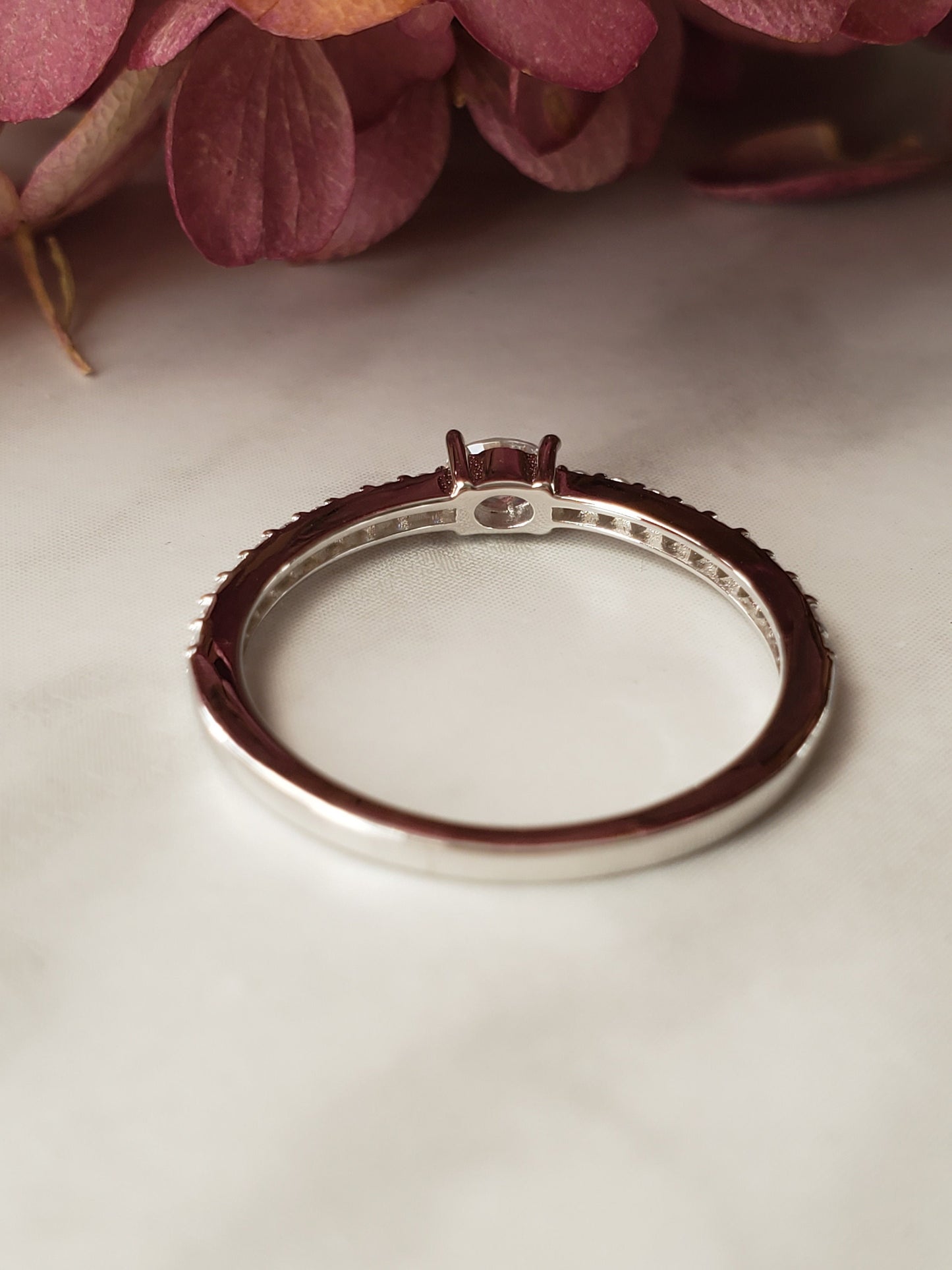 East west oval ring, simulated diamond silver plated ring, dainty oval ring, oval engagement ring, minimalist ring, silver oval ring