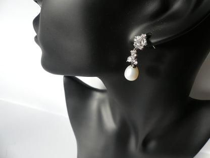 Pearl drop earrings, Wedding Earrings, Bridal earrings, Pearl cluster earrings, anniversary gift, water drop earring, jewellry, gift for her