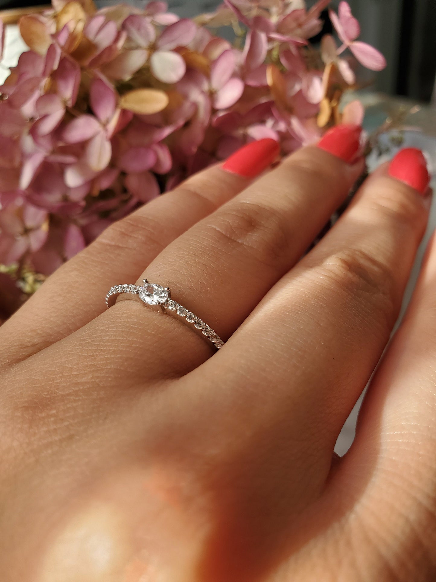 East west oval ring, simulated diamond silver plated ring, dainty oval ring, oval engagement ring, minimalist ring, silver oval ring